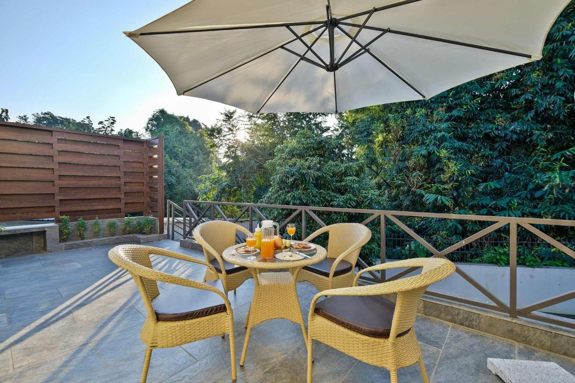Villa Sierra Sky - Exquisite Elegant 4 Bedroom Villa デヘラードゥーン エクステリア 写真