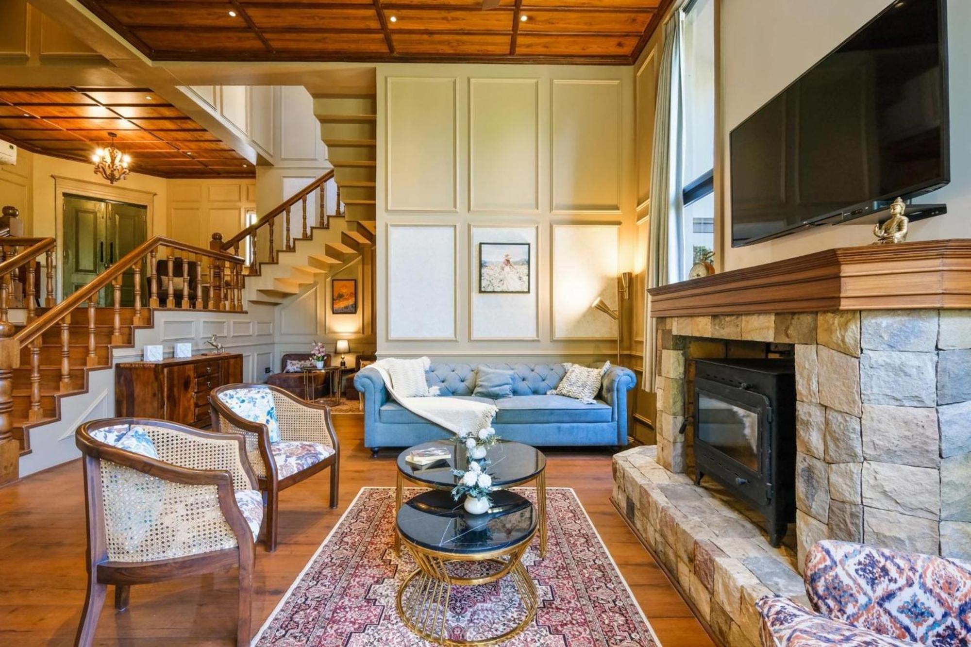 Villa Sierra Sky - Exquisite Elegant 4 Bedroom Villa デヘラードゥーン エクステリア 写真