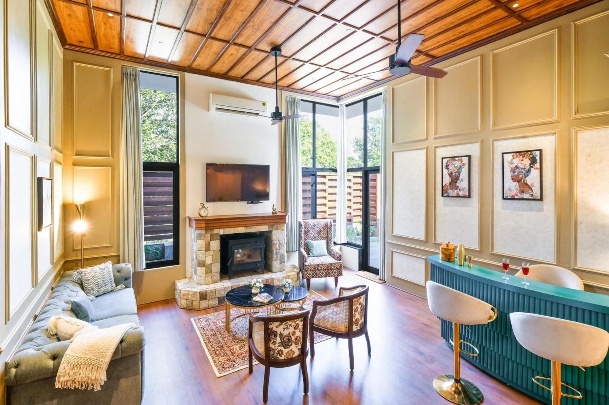 Villa Sierra Sky - Exquisite Elegant 4 Bedroom Villa デヘラードゥーン エクステリア 写真