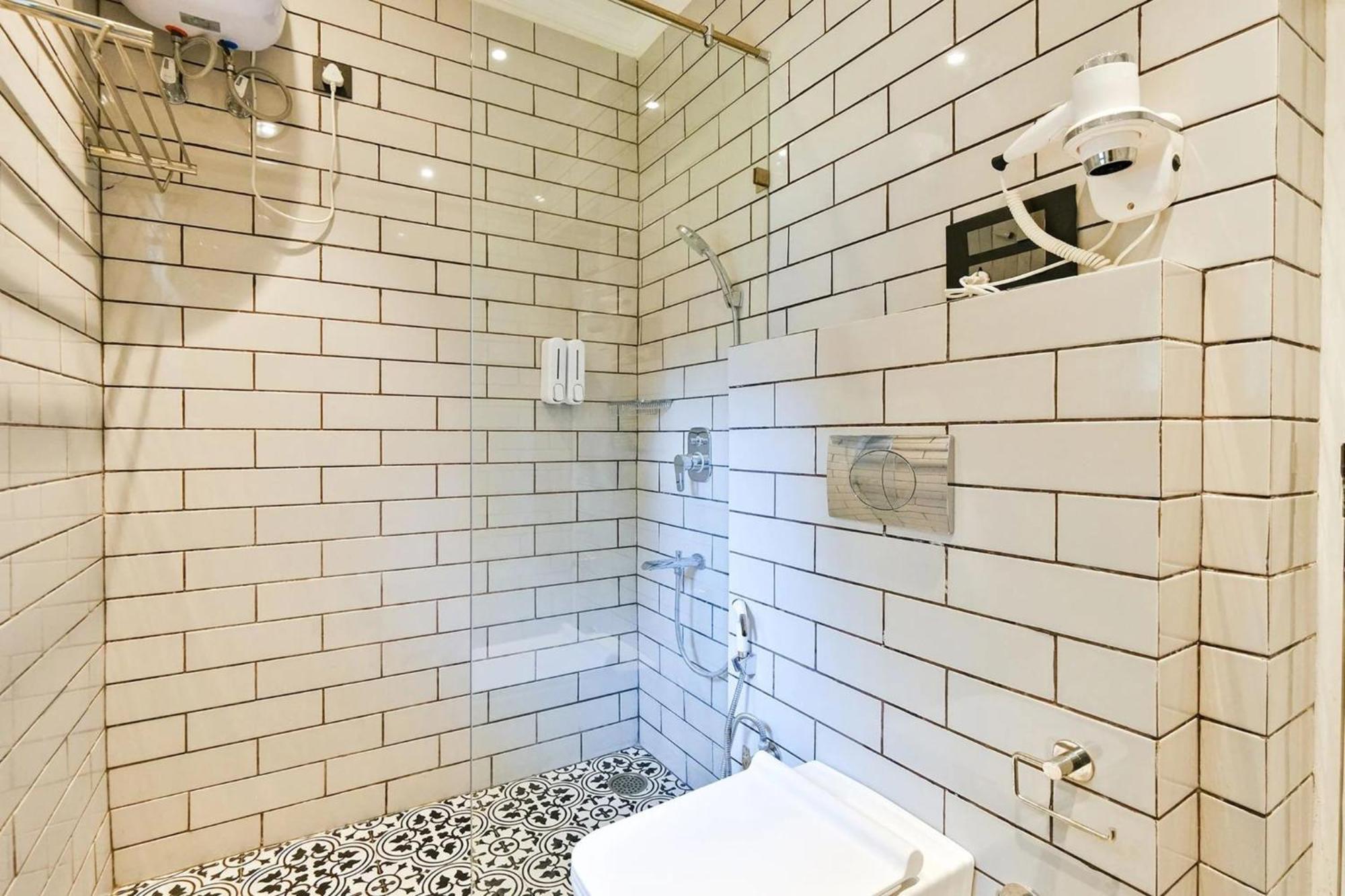 Villa Sierra Sky - Exquisite Elegant 4 Bedroom Villa デヘラードゥーン エクステリア 写真